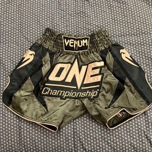 Venum one fc Muay Thai shorts boxing green gold khaki size Large L